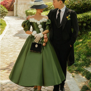 新款影楼复古油画风主题服装森系外景婚纱摄影写真拍照墨绿色礼服