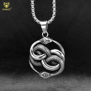 冬季永恒之蛇吊坠项链男潮ins小众设计钛钢饰品挂件配饰毛衣链女