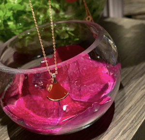 宝格丽红扇子项链