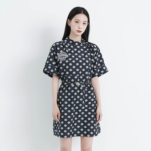 素笺2022年夏秋新款女装刘雯明星同款复古印花收腰连衣裙2e3o413