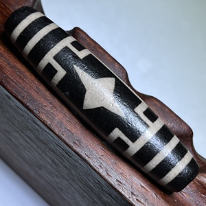 拍卖捡漏即将结束保真藏传老玛瑙高油包浆平安十字佛至纯天珠吊坠