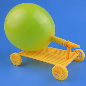 气球反冲力小车