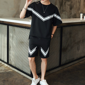 夏天短袖t恤五分袖套装男青少年韩版休闲高中学生运动帅气两件套