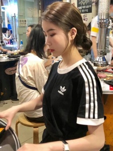 Adidas三叶草女经典款Jennie黑白三条纹运动短袖T恤ED7482 ED7483