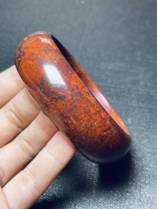 微瑕疵红伊丁陨石手镯内径62毫米宽21毫米玉石手镯一图一物5006