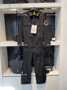 意购Moncler Tuta 蒙口女士大袖标宽松版休闲工装风连体裤