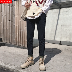 高帮帆布鞋牛仔裤