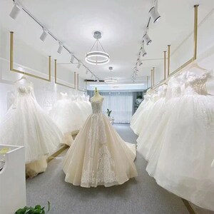 金色婚纱展示架上墙铁艺u型架影楼专用礼服悬挂吊架女装店吊挂架