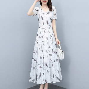 白色雪纺羽毛花连衣裙2024夏季新款女大码收腰显瘦气质长裙高级感