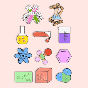 毛衣胸针女可爱日式理科生化学分子式 量杯徽章胸针 学生 学院风