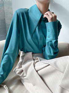 蓝色尖领衬衫女春装2024年新款高级感轻奢法式复古醋酸绸缎面衬衣