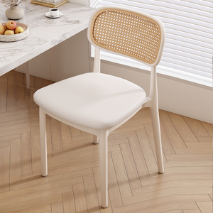 塑料藤编靠背椅现代简约家用餐桌软包白色坐椅可堆叠阳台休闲椅子