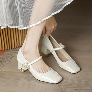 米白色单鞋女粗跟2024年新款法式高跟鞋中跟仙女风方头玛丽珍女鞋