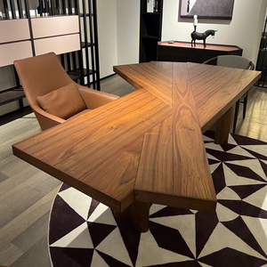 意式极简扇形书桌设计感轻奢现代书房写字台实木不规则电脑办公桌