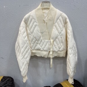 921051欧洲站针织lv领洋气时尚羽绒服女秋冬轻薄白鸭绒短外套上衣