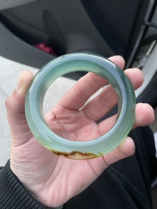 天旭精品岫玉花玉水墨圆条叮当韩版贵妃手镯源产地发货直播挑选