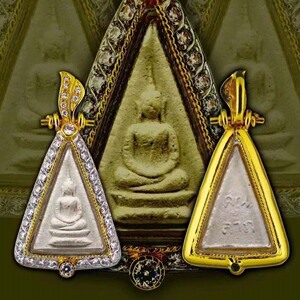 泰国手工艺 佛牌真品 龙婆坤 2517南帕亚女王佛吊坠 镶钻外壳带卡