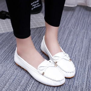 春夏季百搭白色豆豆鞋女韩版平底鞋一脚蹬妈妈鞋懒人休闲单鞋瓢鞋
