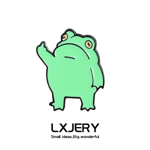 LXJERY 嘲讽青蛙胸针 搞笑竖中指的青蛙金属徽章 创意书包装饰针