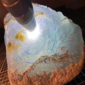 天然缅甸翡翠原石毛毛料高冰玻璃种帝王绿手镯牌子珠宝镶嵌鉴定