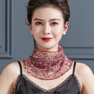 女脖颈丝巾