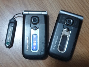 sony ericsson/索尼爱立信z558c时尚小巧翻盖触摸手写怀旧手机
