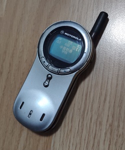 摩托罗拉v70手机