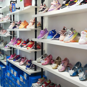 童鞋店鞋架展示架商用创意陈列摆货架上墙展示柜壁挂式鞋架子店铺