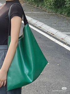 原创简约大包包绿色单肩包夏季大容量小众撞色宽肩带方型托特包女
