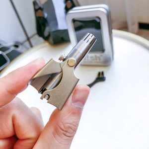 鼻毛修剪器男士手动不锈钢全身水洗剃鼻毛器女用去刮修鼻孔毛剪刀