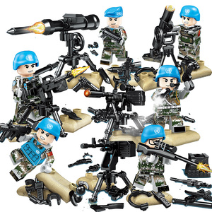 兼容乐高积木中国蓝盔un维和部队军事人仔战狼武装特种兵拼装玩具