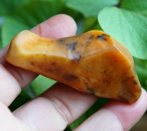 000人付款淘宝新疆双色沙漠漆遇贵人吊坠俏色金丝玉石英岩质玉原石