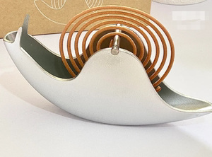 优思居创意蜗牛蚊香架家用室内防火大号挂式蚊香支架铁艺蚊香托盘