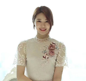 韩风女装2019年春款damia蕾丝短袖拼接立体花朵T恤 现货