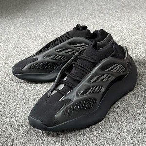阿迪达斯adidas yeezy 700 v3 椰子700黑魂异形男女跑步鞋 h67799