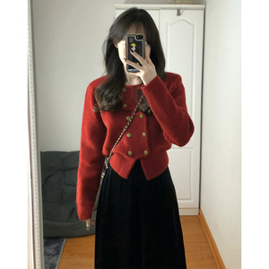 小香慵懒风浣熊绒红色针织开衫女秋冬法式不规则短款正肩毛衣外套