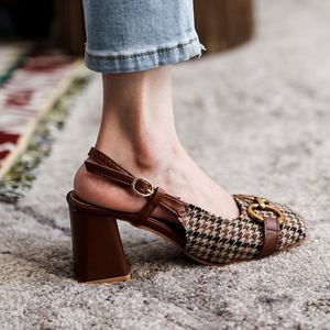 复古包头凉鞋女2022夏季新款时尚后空法式方头粗跟格子小众高跟鞋