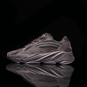 椰子700v2反光老爹鞋