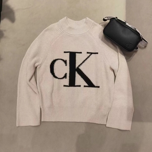 CK Jeans 女士时尚LOGO圆领套头针织毛衣国内代购23秋冬款J223180