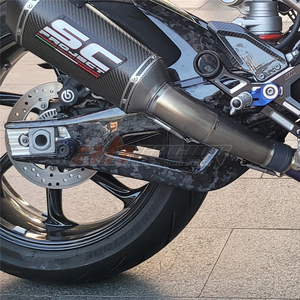 宝马s1000rr后摇臂碳纤维