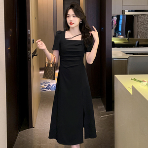 法式锁骨方领连衣裙女夏季不规则收腰开叉中长款泡泡袖赫本小黑裙