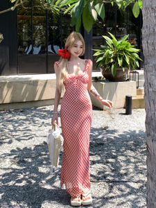 法式别致绝美红色格子吊带连衣裙仙女夏季高级感海边度假气质长裙