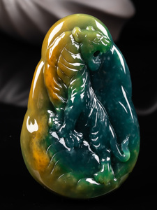 天然翡翠a货蓝水生肖虎牌 黄翡洒金招财上山虎吊坠百兽之王包鉴定