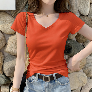 2022年春夏新款橘色短袖t恤女v领修身鸡心领百搭半袖体恤打底上衣
