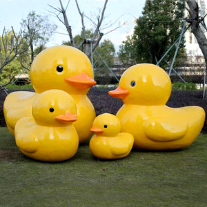 大型小黄鸭雕塑网红摆件玻璃钢户外园林景观公园草坪庭院装饰小品