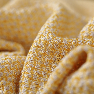 女粉色上衣天丝面料v领冰丝通勤休闲2022新款半袖针织衫风吹飘絮