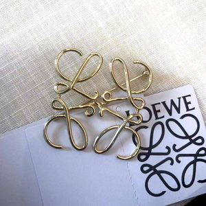 loewe罗意威胸针logoanagram字母胸针西班牙直播代购
