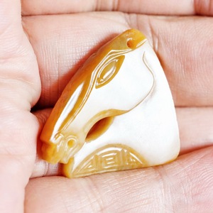 000人付款淘宝【品玉阁】新疆和田玉籽料海派玉雕黄沁独籽玉马生肖马