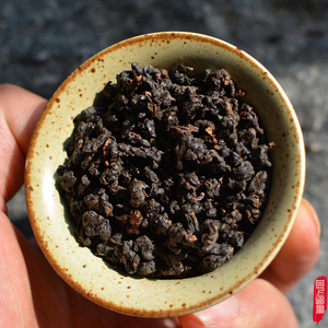 云南高黎贡山软枝青心乌龙红高焙火浓香野韵花果香甜冻顶乌龙散茶