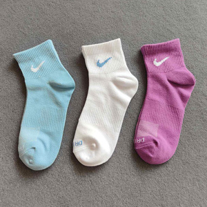 耐克袜子短筒